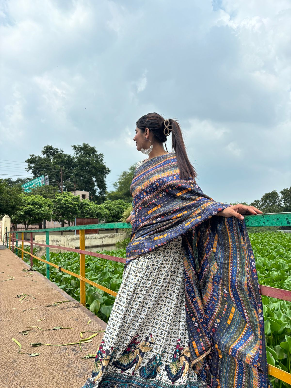 Gopi Dres ||